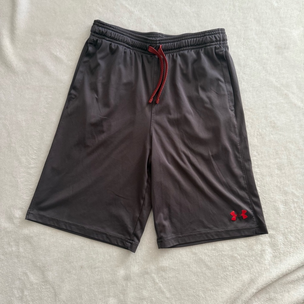 Under Armour Boys Gray Athletic Shorts Large